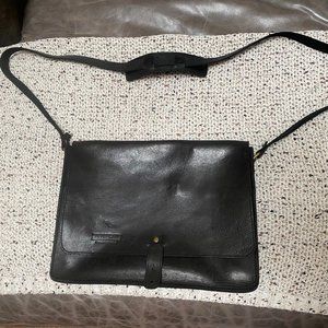 Parker Clay Austin Messenger Bag